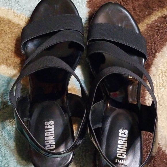 NWOT Style Charles black wedges. Size 10 - Picture 6 of 8